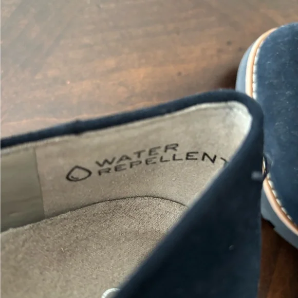 Vionic Willa Navy Blue suede wedge Size 8. - Picture 6 of 7